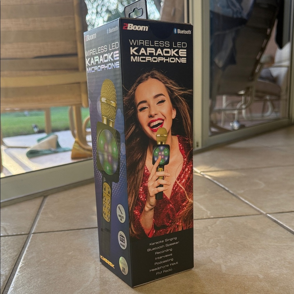 2Boom Wireless LED Karaoke Microphone brand new
